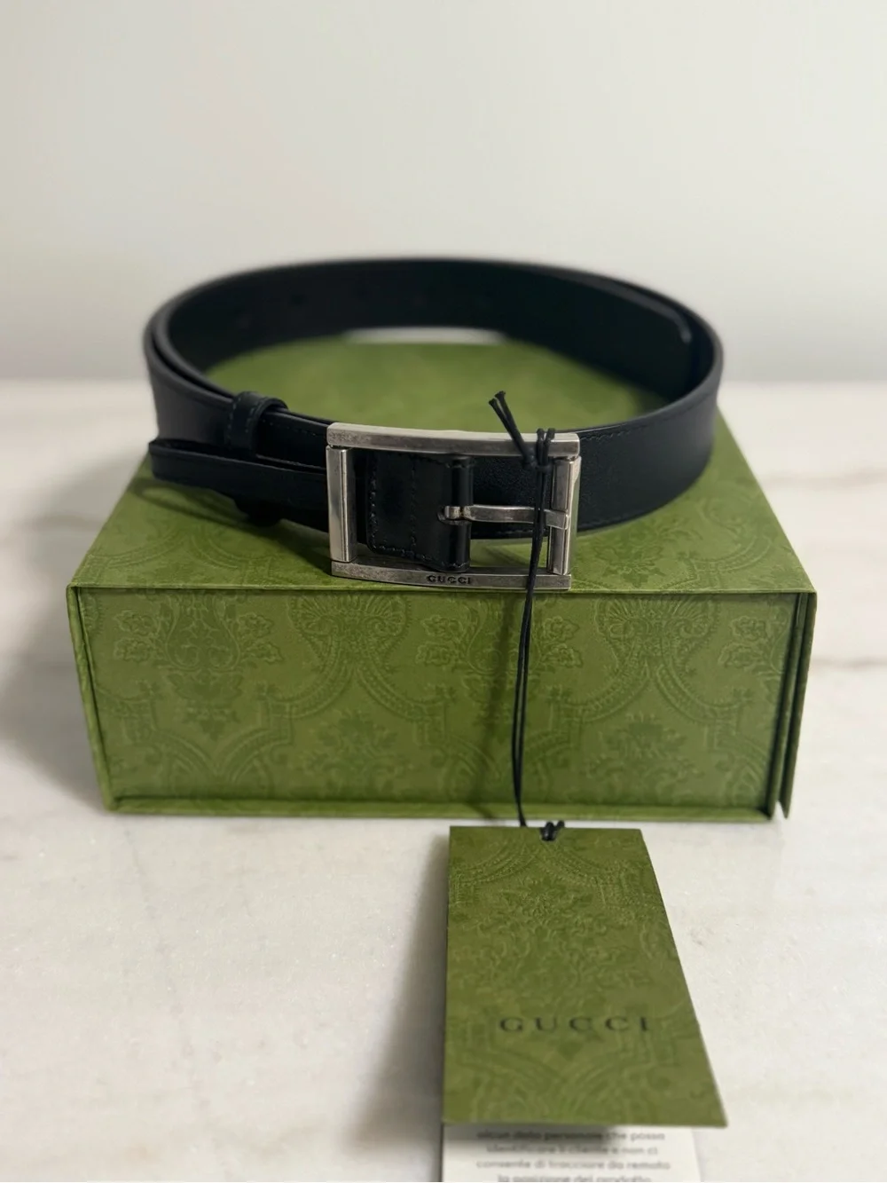 Gucci Black Leather Men's Belt with Silver Buckle